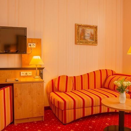 Alte Landratsvilla Hotel Bender Westerburg  Exterior photo